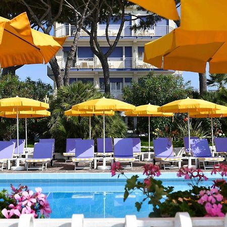 Hotel Majestic Lido di Jesolo Esterno foto