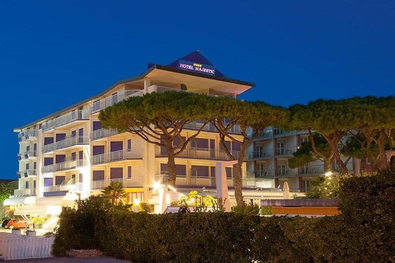 Hotel Majestic Lido di Jesolo Esterno foto