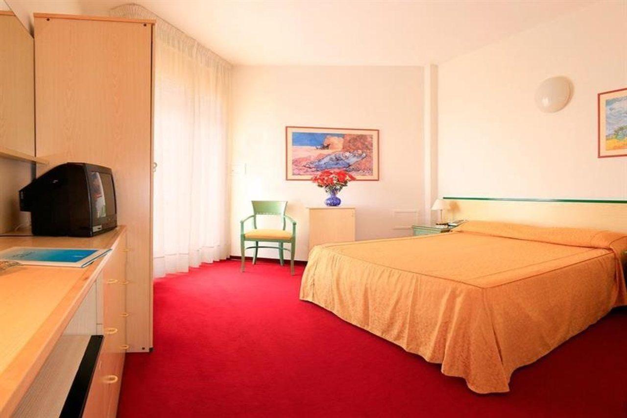 Hotel Majestic Lido di Jesolo Esterno foto