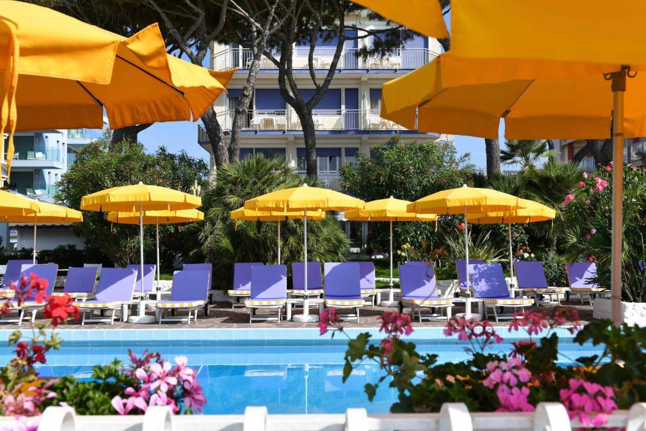 Hotel Majestic Lido di Jesolo Esterno foto