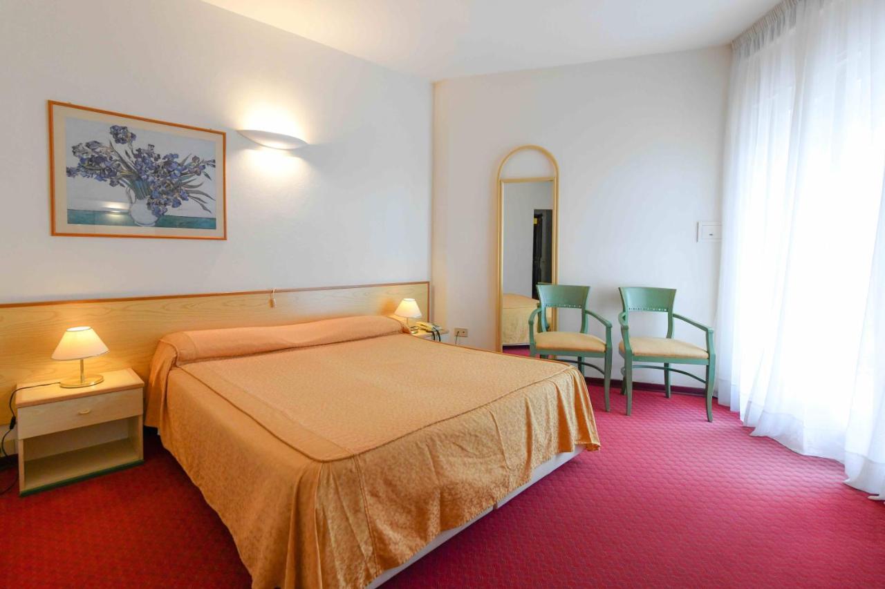 Hotel Majestic Lido di Jesolo Esterno foto