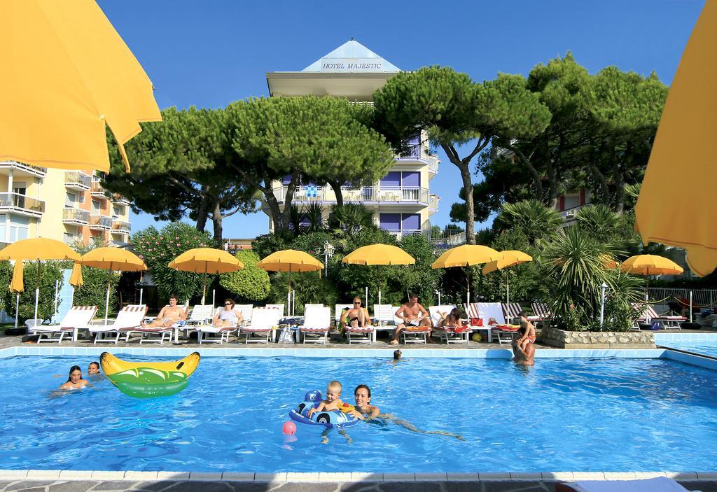 Hotel Majestic Lido di Jesolo Esterno foto