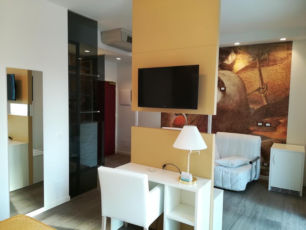 Hotel Majestic Lido di Jesolo Esterno foto