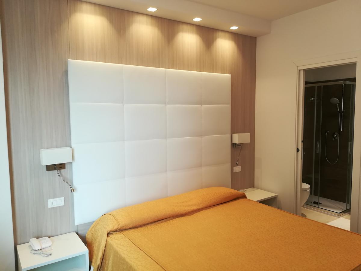 Hotel Majestic Lido di Jesolo Esterno foto