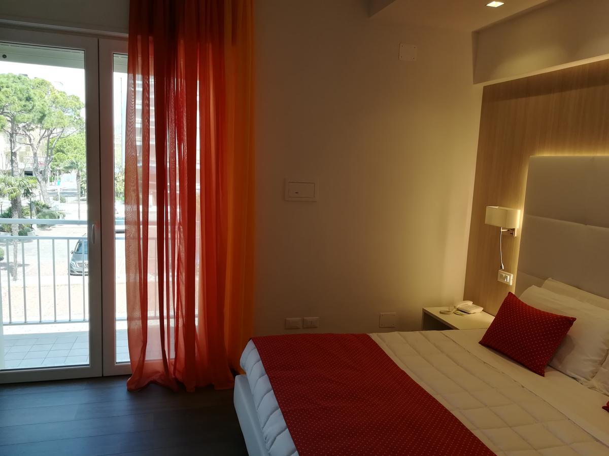 Hotel Majestic Lido di Jesolo Esterno foto